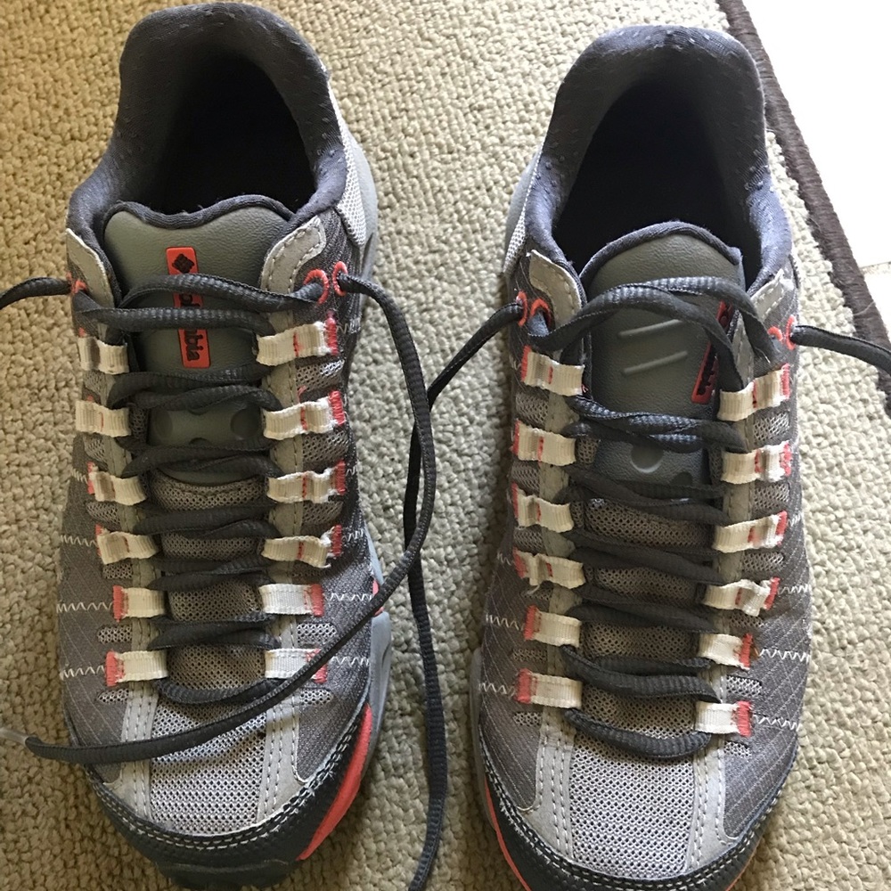 Columbia womens hiking shoes size 7